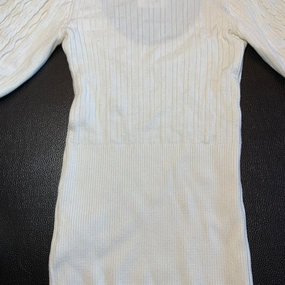 Brand new Bebe White Scoop Neck Elbow-Sleeve Cable Sweater - Sz M (NWT) - Picture 2 of 8